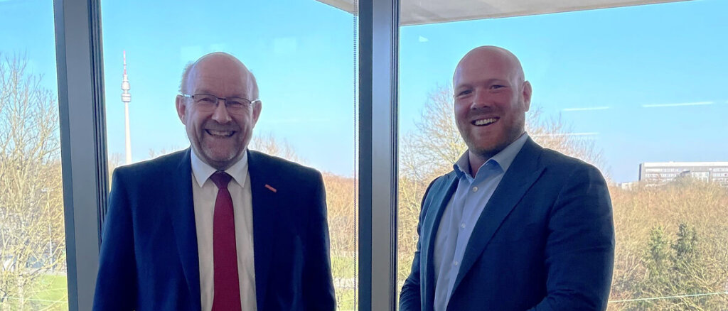 Berthold Schröder, Präsident der Handwerkskammer (HWK) Dortmund (l.) und Bundestagsabgeordneter Jens Peick (SPD)